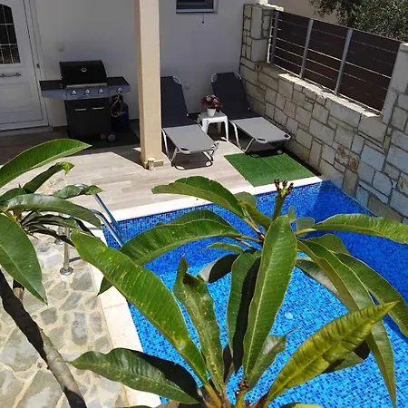 Holiday home “theeporto” Maisonette With Pool