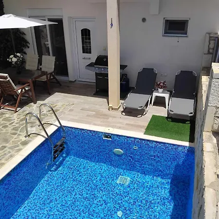 Holiday home “theeporto” Maisonette With Pool