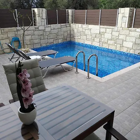 “theeporto” Maisonette With Pool Holiday home